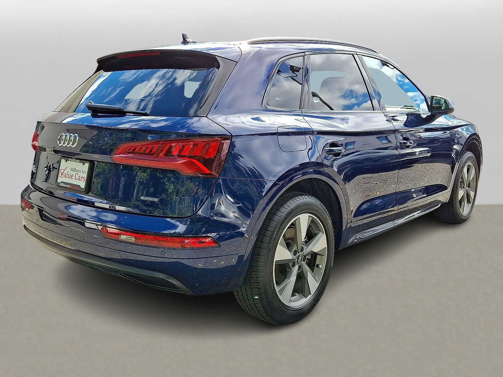 Used 2020 Audi Q5 2.0T Premium w/ Titanium Sport Package AWD/4WD image 31