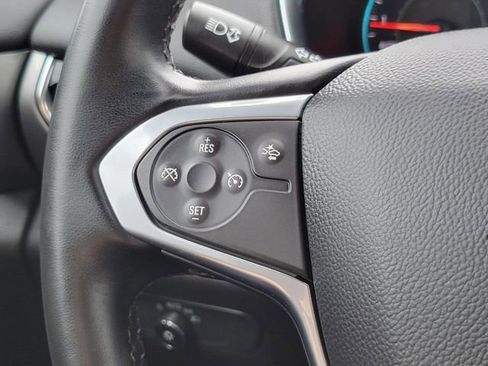 Used 2023 Chevrolet Traverse LT image 13