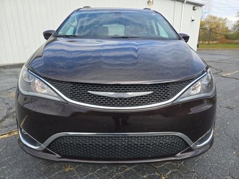 Certified 2017 Chrysler Pacifica Touring-L image 2