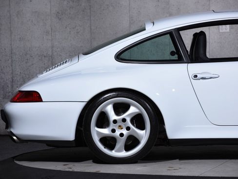 Used 1998 Porsche 911 Carrera S image 35