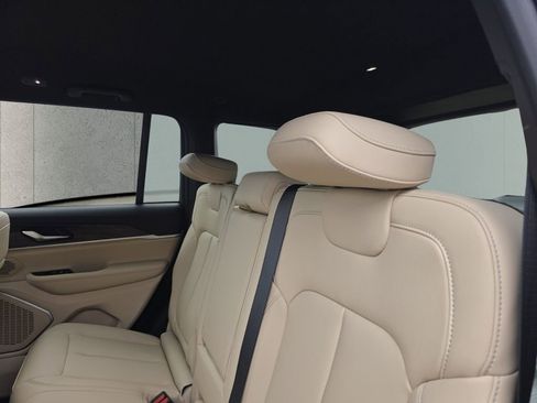 New 2026 Jeep Grand Cherokee Limited RWD image 7