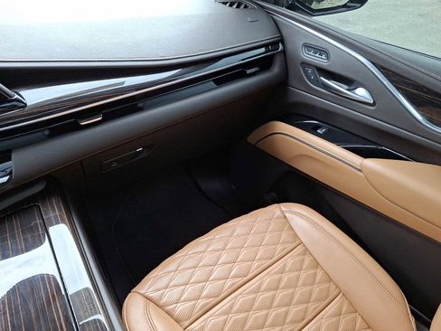 Certified 2023 Cadillac Escalade Premium Luxury image 21