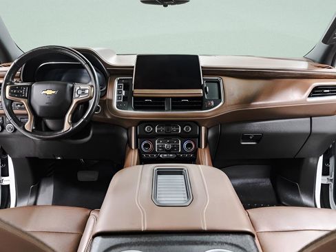Used 2022 Chevrolet Suburban High Country AWD/4WD image 8