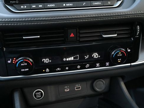 Used 2023 Nissan Rogue SV w/ SV Premium Package image 29