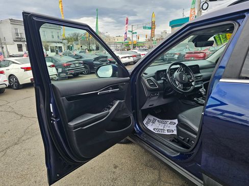 Used 2024 Kia Seltos EX AWD/4WD image 9