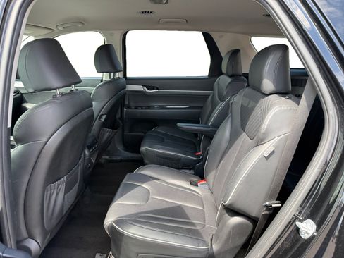 Used 2024 Hyundai Palisade SEL FWD image 16
