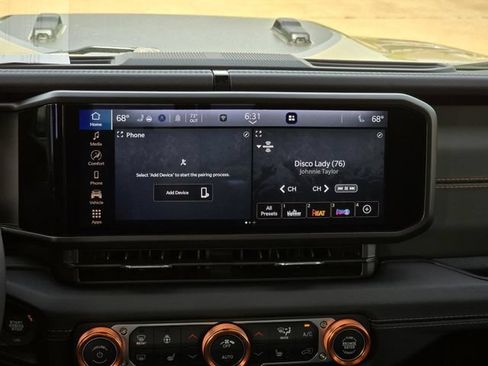 Used 2025 Jeep Gladiator Mojave w/ Convenience Group AWD/4WD image 15