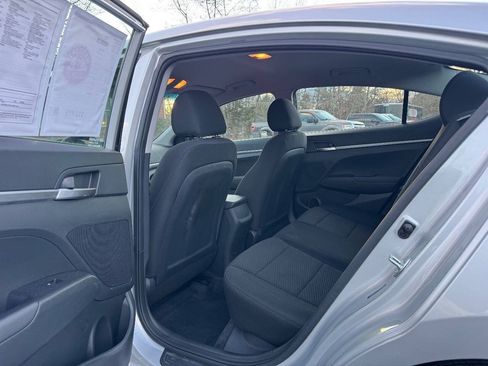 Used 2020 Hyundai Elantra SE w/ Cargo Package (C1) FWD image 14