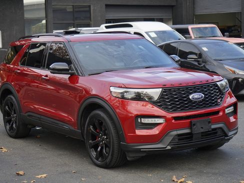 Used 2020 Ford Explorer ST w/ ST Street Pack image 6
