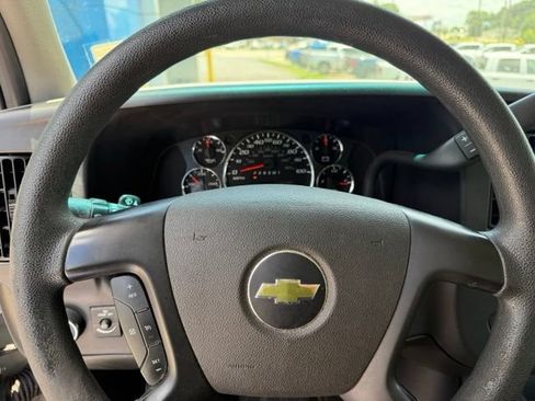 Used 2013 Chevrolet Express 2500 RWD image 16