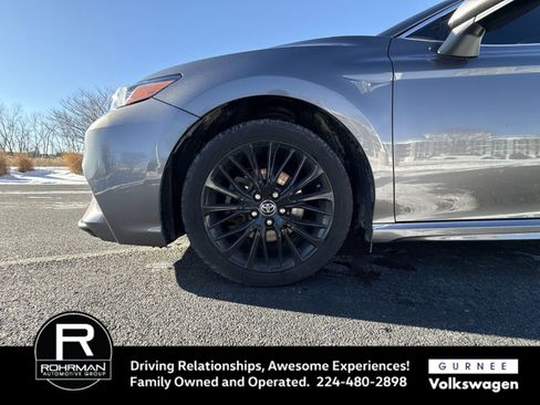 Used 2020 Toyota Camry SE image 10