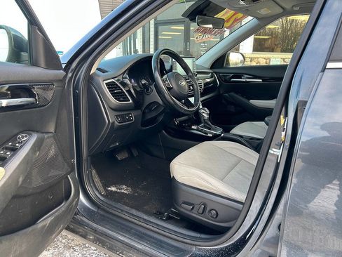 Used 2021 Kia Seltos EX image 14