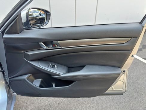 Used 2022 Honda Accord LX image 37
