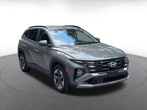 Used 2025 Hyundai Tucson SEL FWD image 3