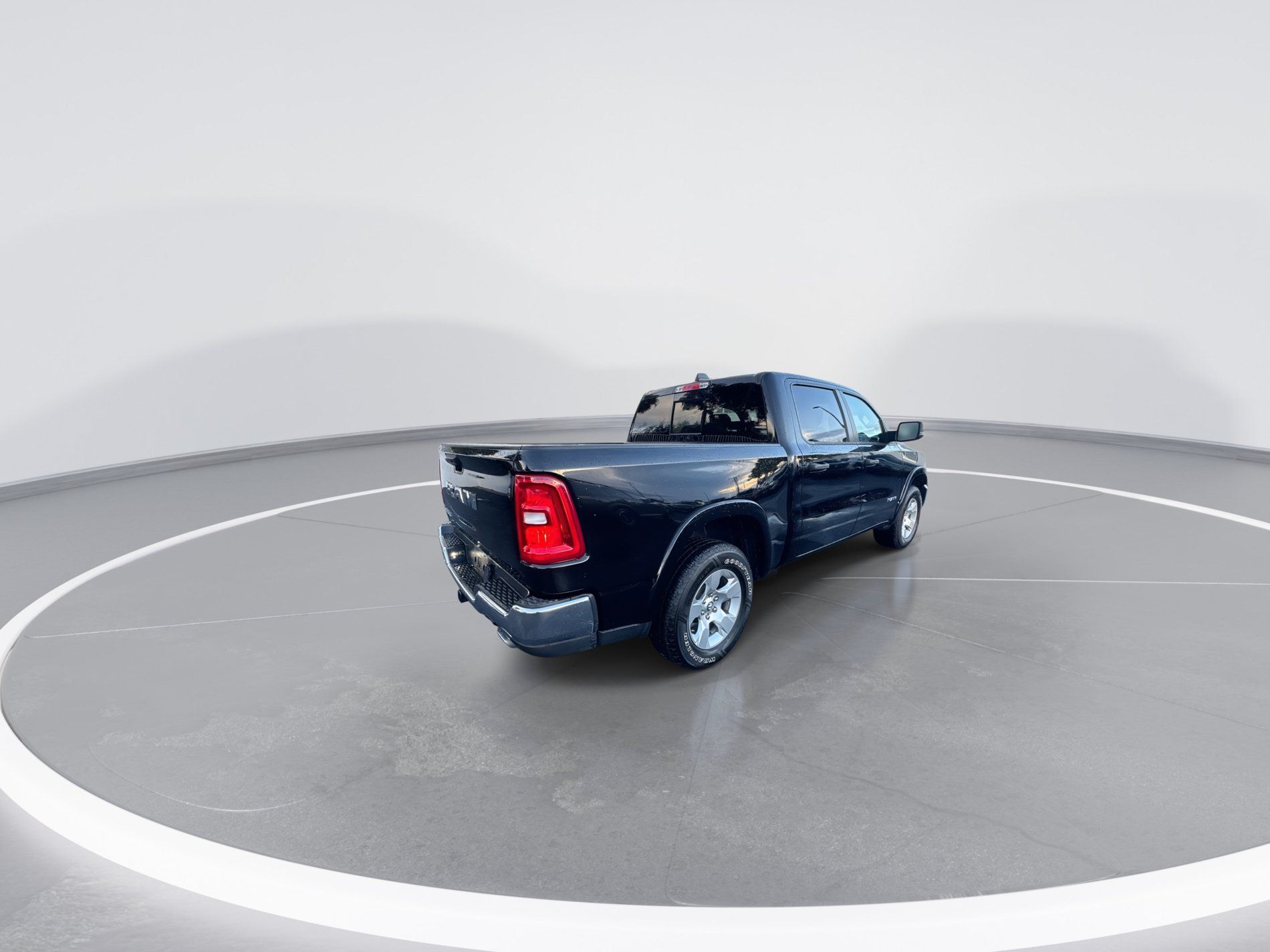 Used 2025 RAM 1500 Big Horn AWD/4WD image 6
