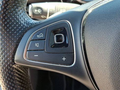 Used 2018 Mercedes-Benz E 300 4MATIC image 23