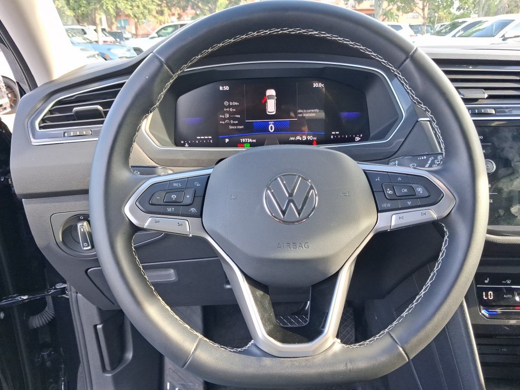 Used 2024 Volkswagen Tiguan SE FWD image 23