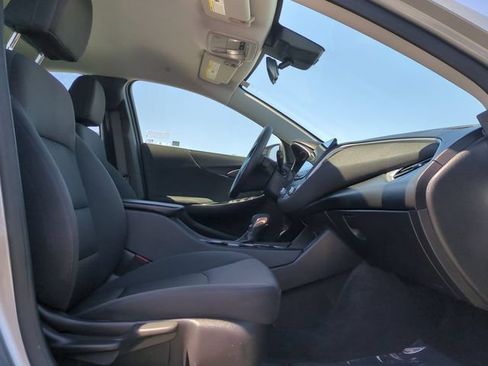 Used 2025 Chevrolet Malibu LT FWD image 34