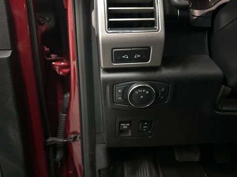 Used 2018 Ford F150 Platinum w/ Equipment Group 701A Luxury image 34