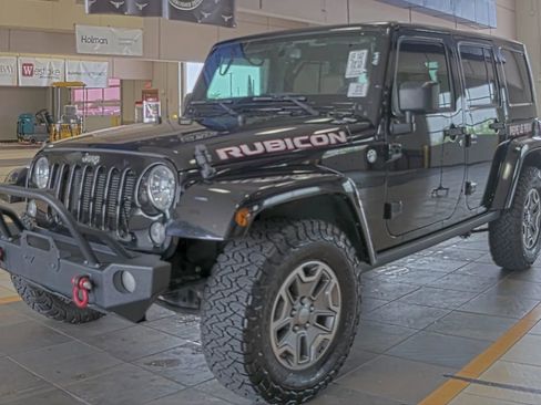 Used 2015 Jeep Wrangler Unlimited Rubicon w/ Connectivity Group image 1