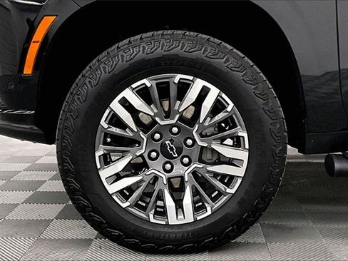 Used 2025 Chevrolet Tahoe Z71 image 8