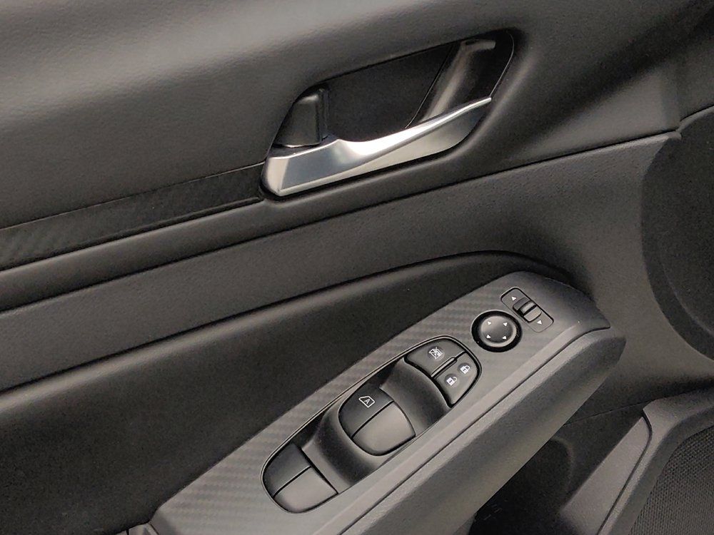 Used 2025 Nissan Altima 2.5 SV AWD/4WD image 27
