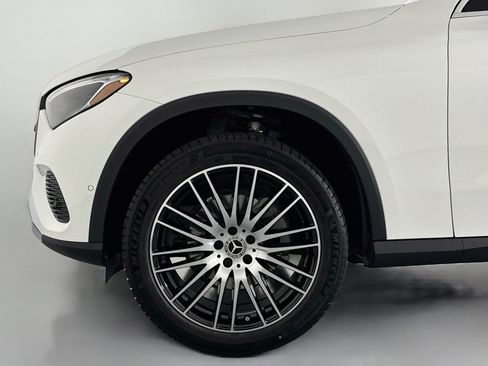 Certified 2026 Mercedes-Benz GLC 300 image 11
