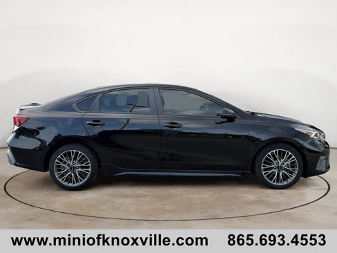 Used 2022 Kia Forte GT-Line w/ GT-Line Technology Package FWD image 2