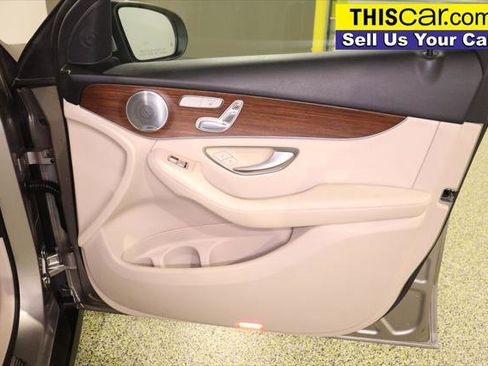 Used 2020 Mercedes-Benz GLC 300 image 40