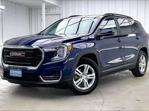 Certified 2022 GMC Terrain SLE w/ Driver Convenience Package image 2