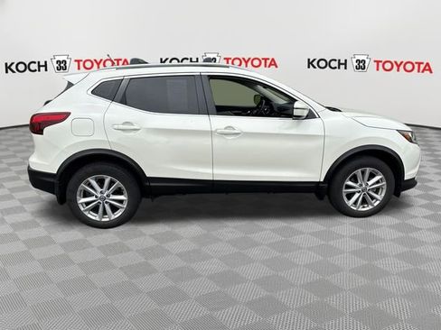Used 2019 Nissan Rogue Sport SV w/ All-Weather Package AWD/4WD image 9