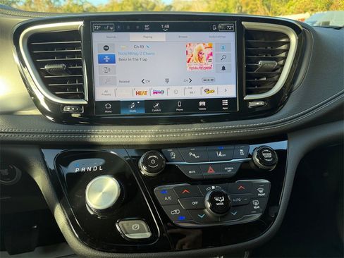 New 2026 Chrysler Pacifica Select image 23