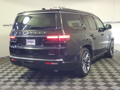 Used 2024 Jeep Wagoneer Series III w/ Premium Group I AWD/4WD image 3