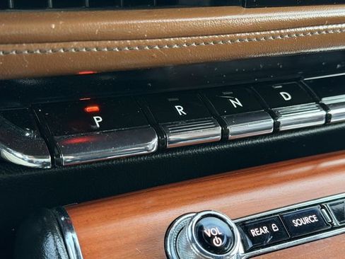 Used 2020 Lincoln Aviator Reserve w/ Equipment Group 201A image 18