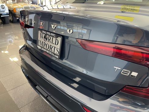 Used 2025 Volvo S60 T8 Ultra w/ Climate Package image 18