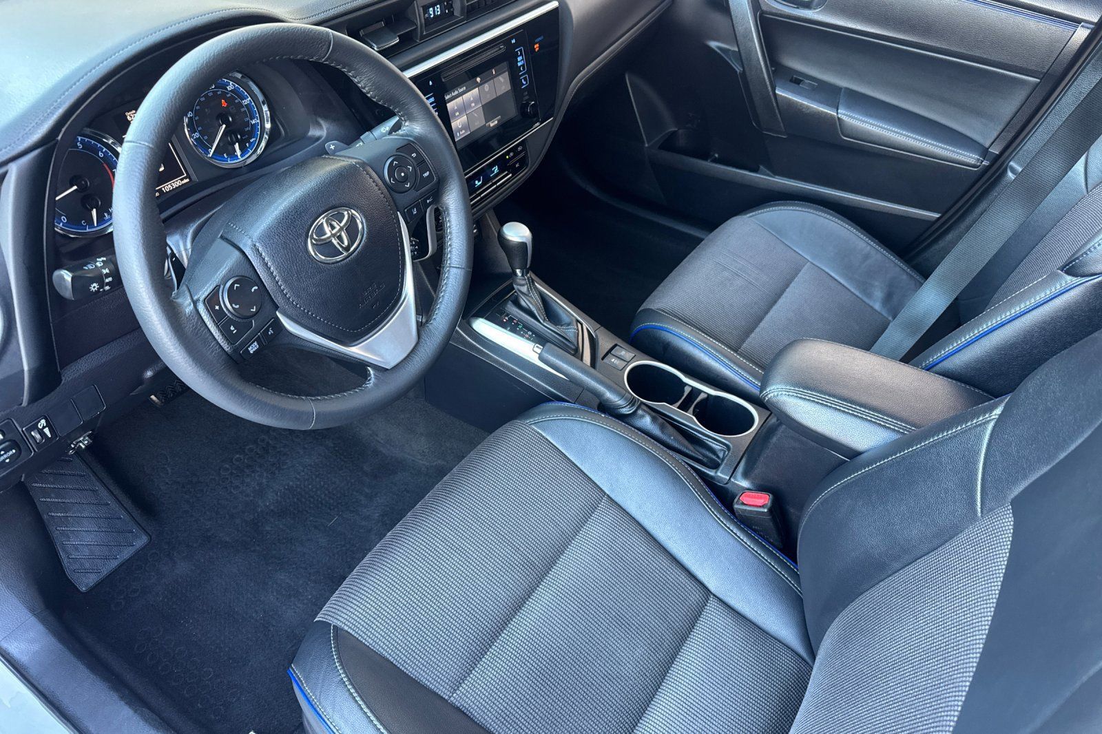 Used 2018 Toyota Corolla SE FWD image 14