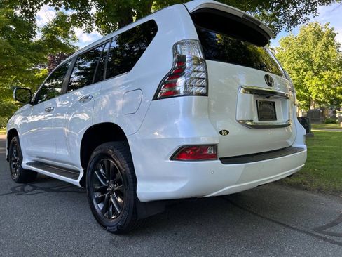 Used 2020 Lexus GX 460 Premium w/ Premium Package AWD/4WD image 12
