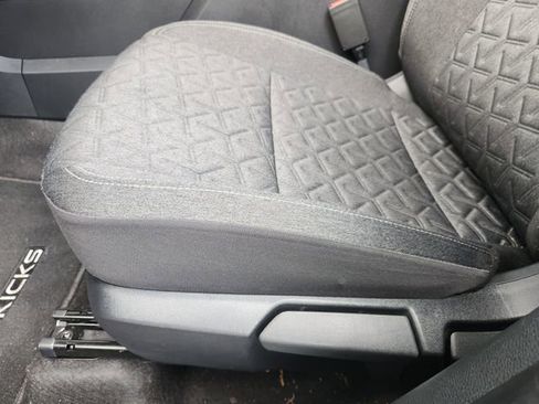 Used 2025 Nissan Kicks SV FWD image 18