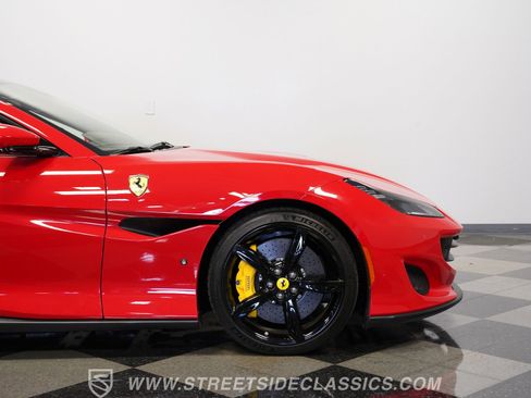 Used 2020 Ferrari Portofino RWD image 31