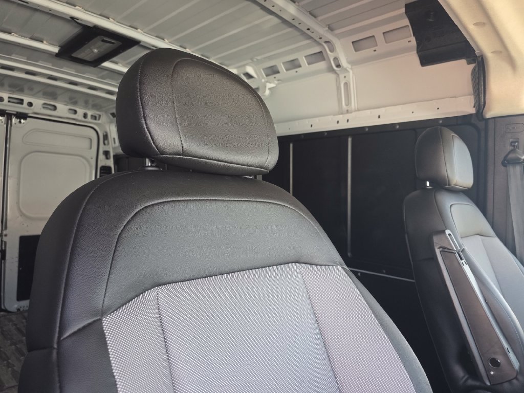 Used 2024 RAM ProMaster 2500 w/ Convenience Group FWD image 18