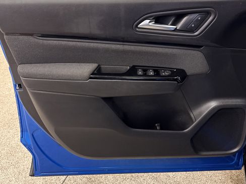 Used 2024 Honda Prologue EX image 3