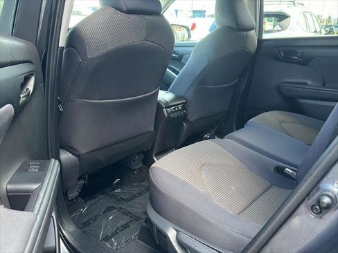 Certified 2024 Toyota Highlander LE image 12