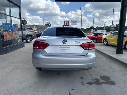 Used 2012 Volkswagen Passat 2.5 S FWD image 7