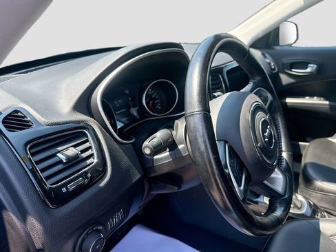 Used 2021 Jeep Compass Latitude w/ Sun and Sound Group AWD/4WD image 10