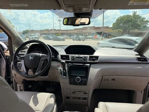 Used 2016 Honda Odyssey Touring image 16