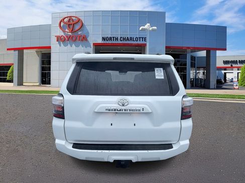 Used 2024 Toyota 4Runner SR5 Premium image 9