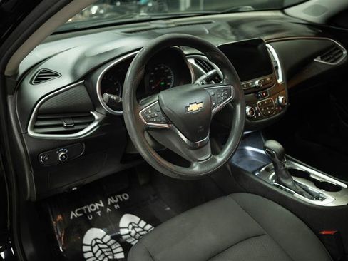 Used 2022 Chevrolet Malibu LT FWD image 9