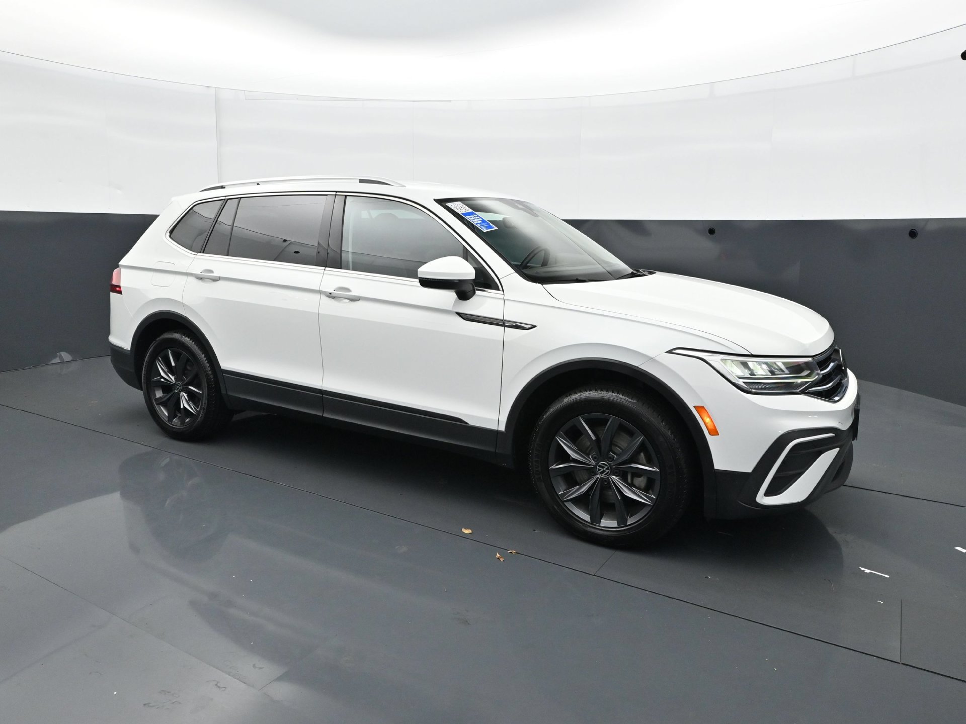 Used 2022 Volkswagen Tiguan SE FWD image 9