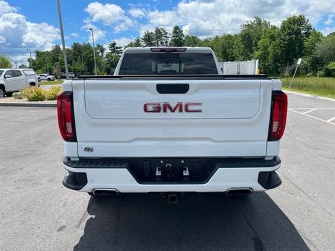 Used 2021 GMC Sierra 1500 AT4 w/ Technology Package AWD/4WD image 4