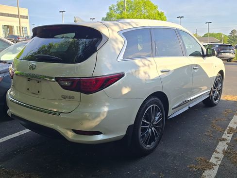 Used 2019 INFINITI QX60 Luxe w/ Essential Package image 8